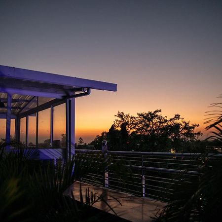 Hotel Alaya Dehradun Dış mekan fotoğraf