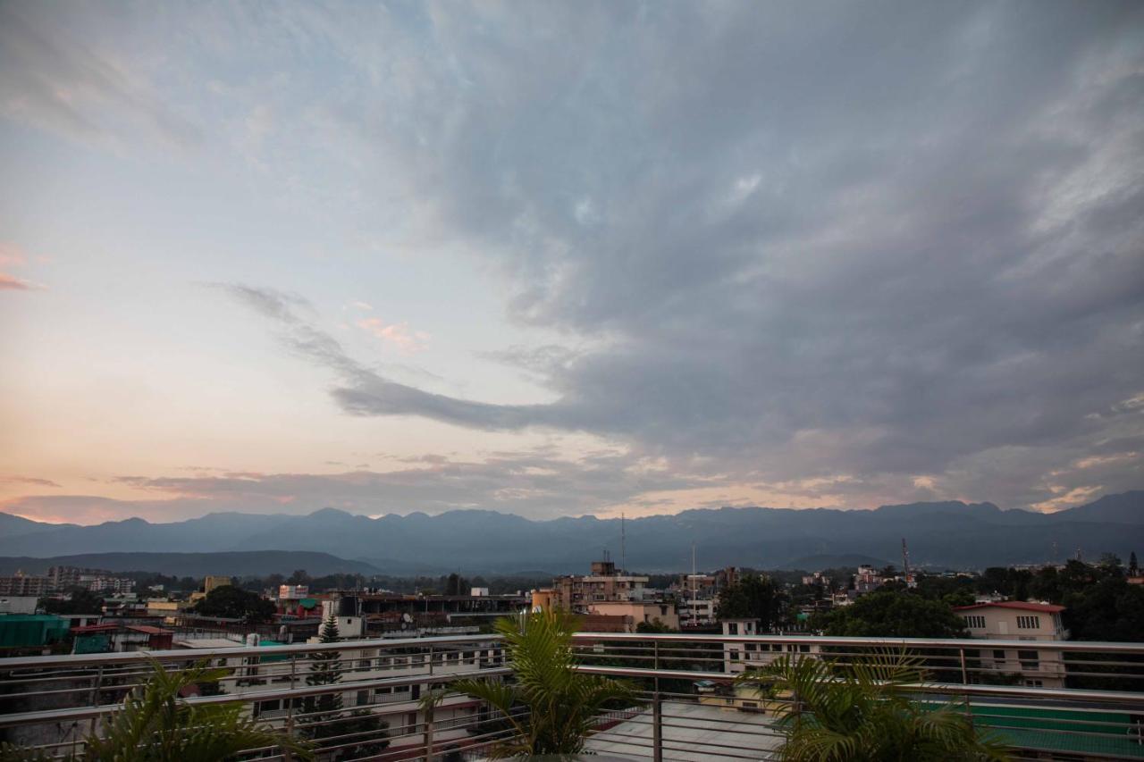 Hotel Alaya Dehradun Dış mekan fotoğraf