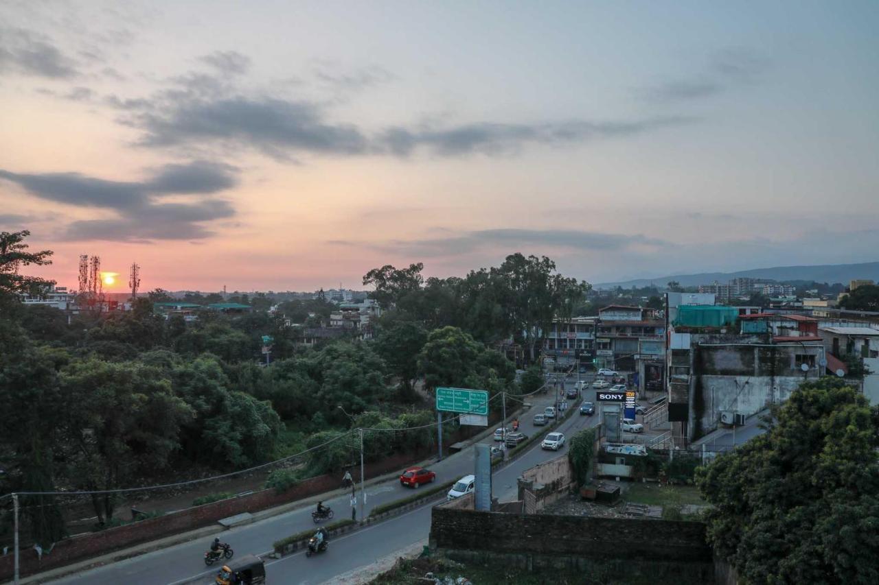 Hotel Alaya Dehradun Dış mekan fotoğraf