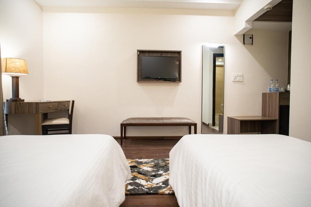Hotel Alaya Dehradun Dış mekan fotoğraf