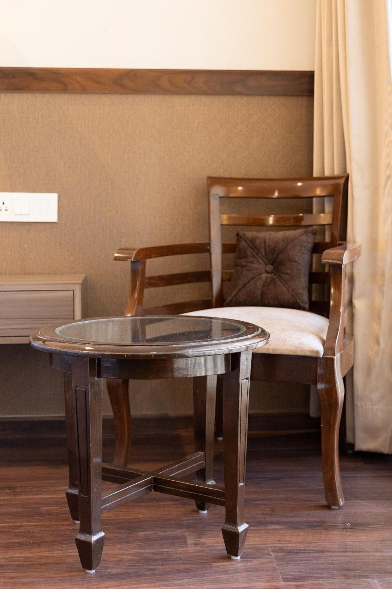 Hotel Alaya Dehradun Dış mekan fotoğraf