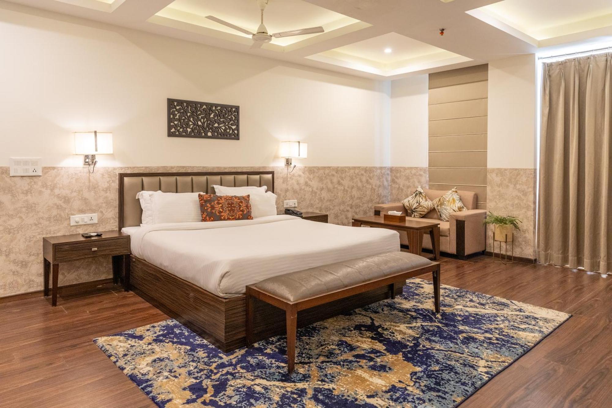Hotel Alaya Dehradun Dış mekan fotoğraf
