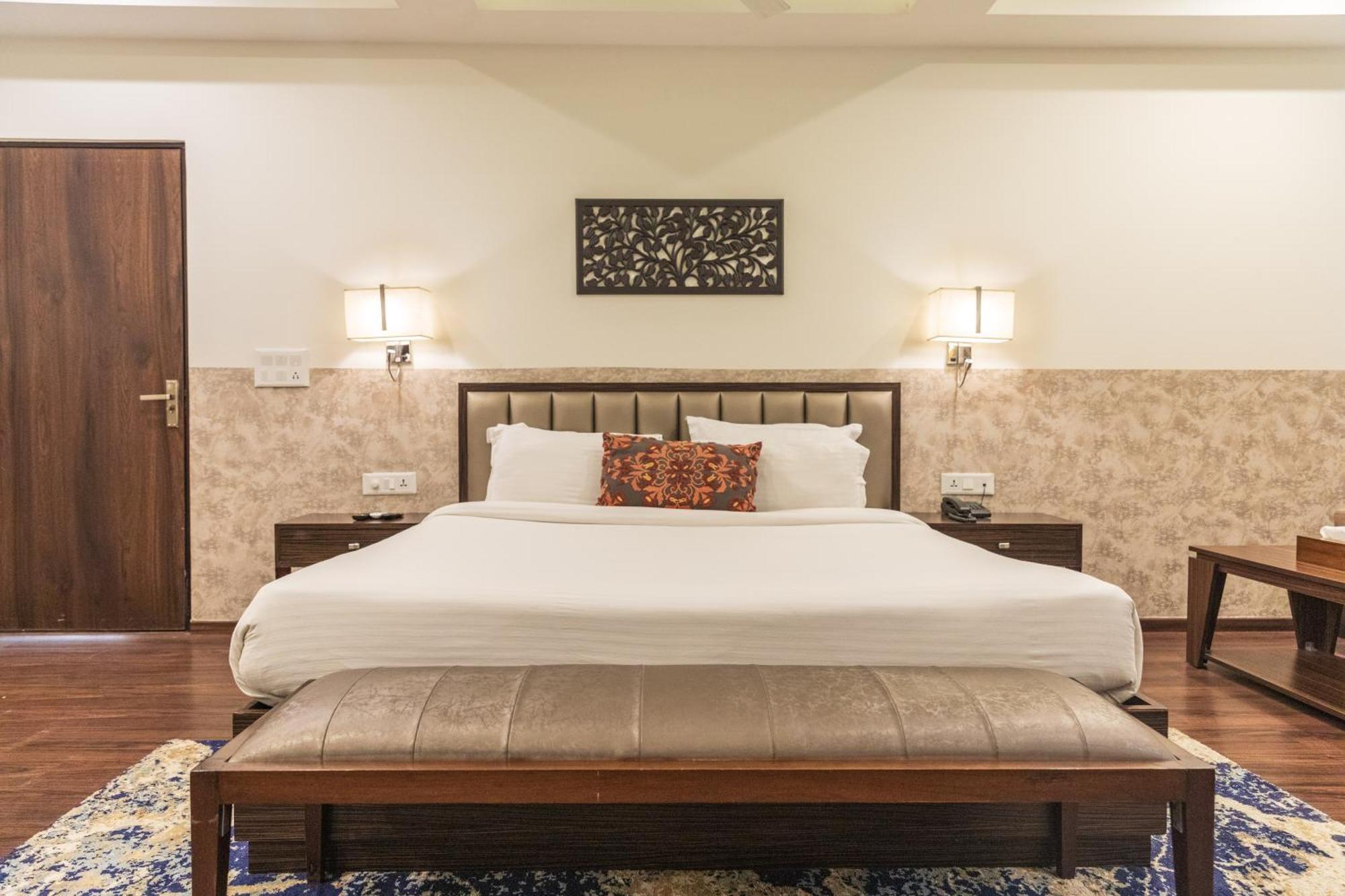 Hotel Alaya Dehradun Dış mekan fotoğraf