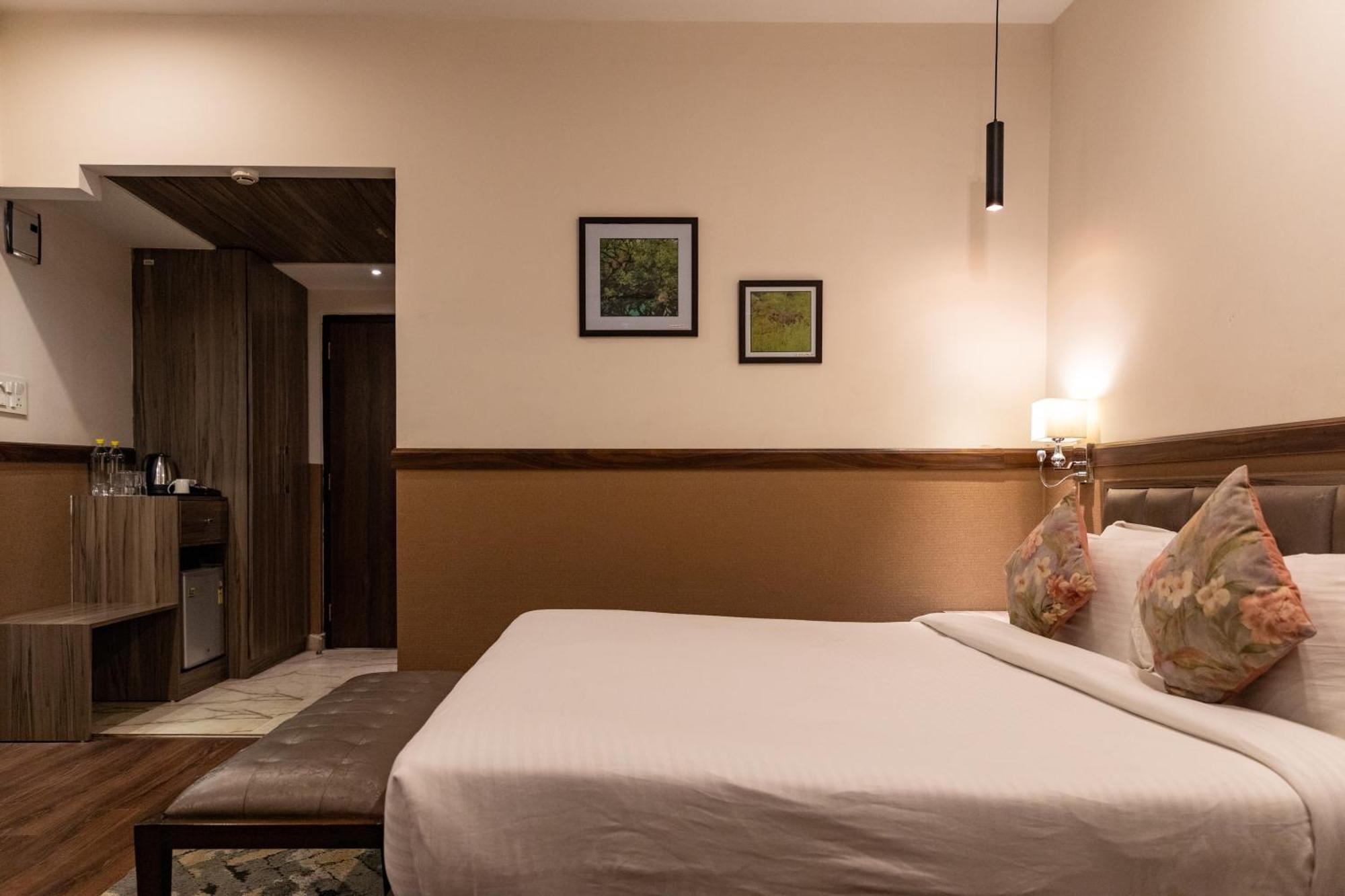 Hotel Alaya Dehradun Dış mekan fotoğraf